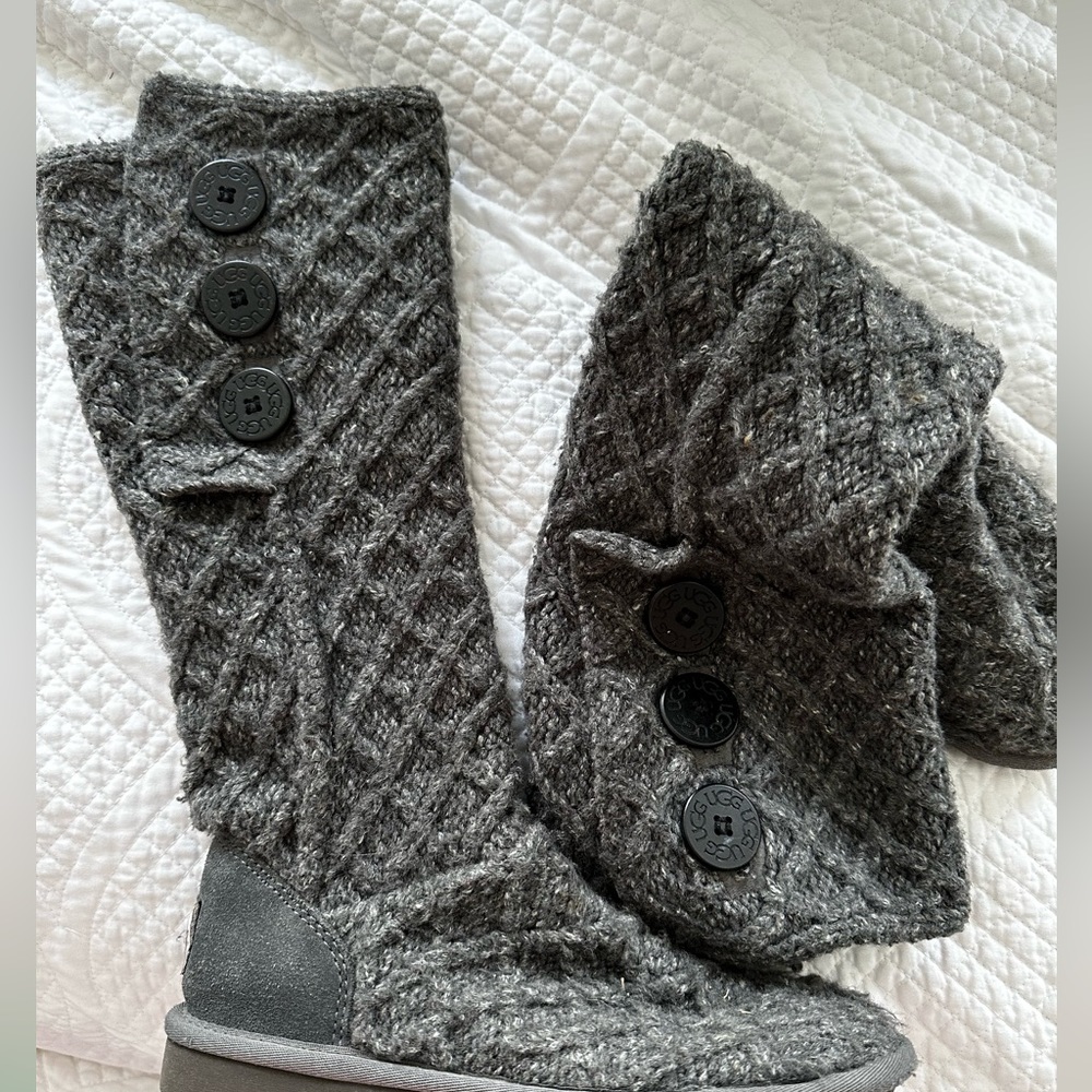 Gray Sweater Uggs - image 1